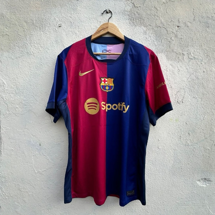 24-25 Barcelona Home New Fan Edition S-2XL Áo thun bóng đá * Có sẵn để tùy chỉnh *