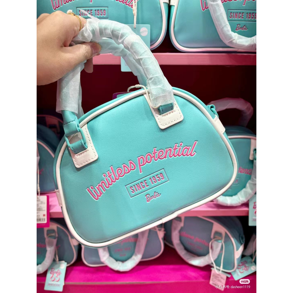 Túi boston kỷ niệm 65 Miniso Barbie