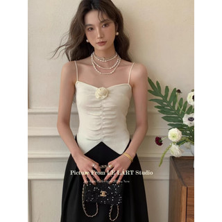 QKOOLE Áo hai dây hoa hồng ba chiều màu trơn mới của Pháp dành cho nữ