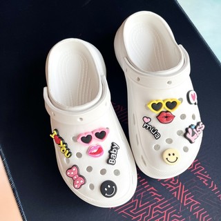 kính râm vui vẻ sticker dép crocs charm crocs jibbitz để trang trí dép chữ h crocs dép lê dép tổ ong