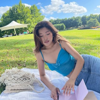 Cutenew 3D Trang Trí Ruffle Edge Cổ Chữ V Camisole Cho Nữ Mùa Hè Đa Năng Cơ Bản Backless Slim Fit Crop Tank Top