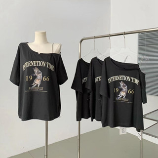 MR [Áo thun Oversize] (150kg có thể mặc) Quần áo nữ Retro lệch vai Plus Size Áo thun ngắn tay thiết kế độc đáo Áo Oversize dáng rộng