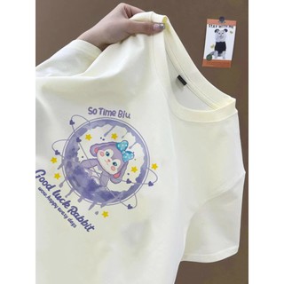 Magic Lucky Star Delulu Rabbit Họa tiết hoạt hình Áo thun trắng Áo thun nữ cổ tròn mới đa năng hàng đầu 100% cotton