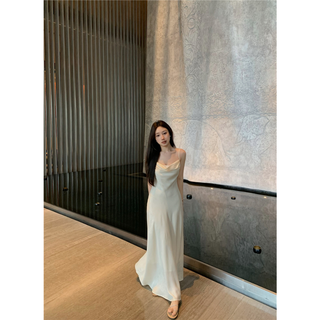 【COLORBLLIND】Váy chữ A dây mỏng vừa vặn