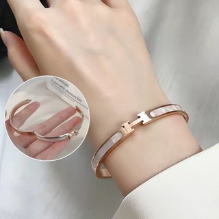 Vòng tay trơn chữ H mới dành cho nữ Vòng tay bằng thép titan Fritillaria bạc dành cho nữ, Vòng tay thời trang vàng sang trọng và độc đáo nhẹ nhàng, Tinh tế