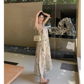 Váy treo cổ bướm đi biển