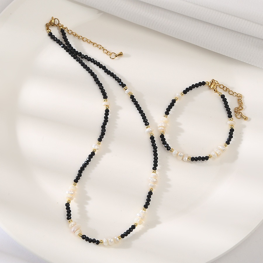 Vòng cổ xương đòn ngọc trai nước ngọt tự nhiên spinel màu đen