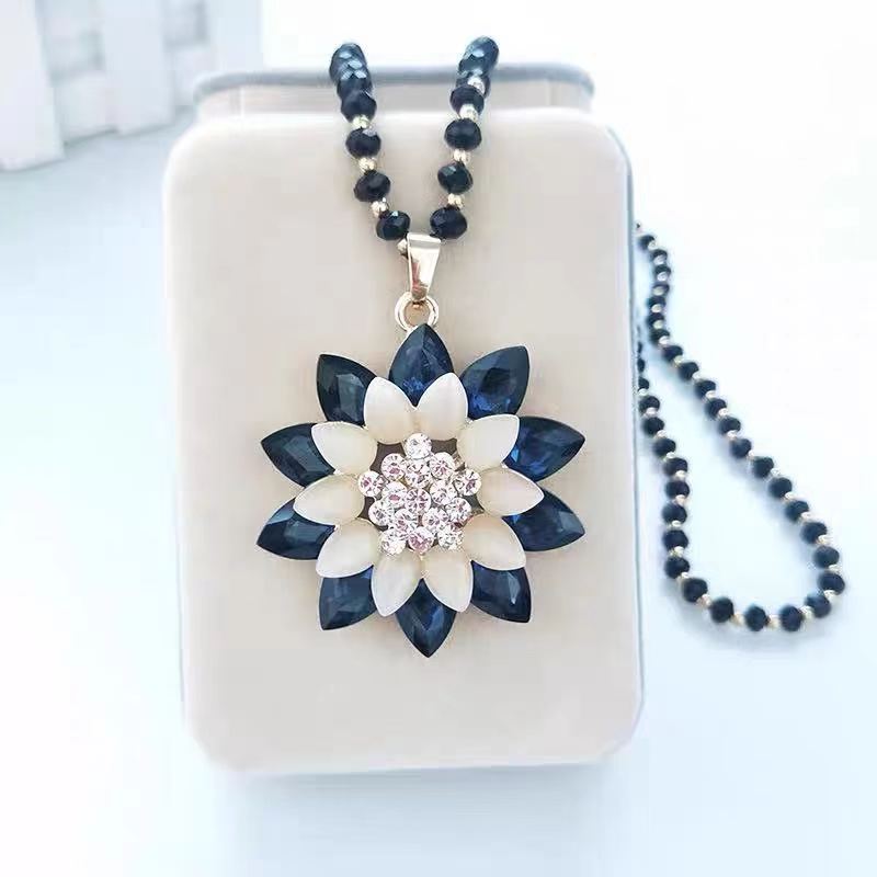 Màu Pha Lê Hoa Dài Vòng Cổ Nữ 2025 Mới Hạt Đen Dây Chuyền Áo Len Dây Xích