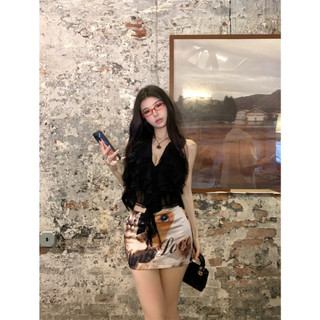 Black vn Bộ thời trang cá nhân dành cho nữ Dây đeo cổ chữ V Áo Vest đen + Váy satin in eo cao