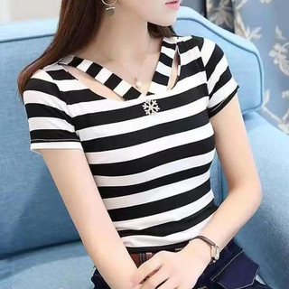 Mùa hè Phong cách mới Phiên bản Hàn Quốc Slim-fit Slimmer Look Áo thun sọc cổ chữ V thời trang dành cho nữ ngắn-
