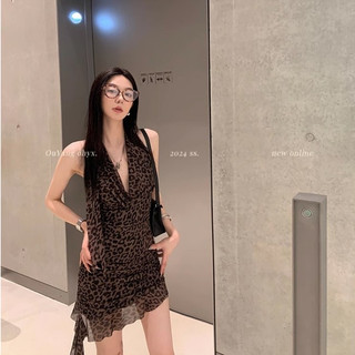 Váy treo cổ treo cổ in họa tiết da báo cho nữ mùa hè có dây rút eo cinching váy hở lưng cô gái cay cay