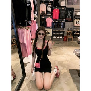 QKOOLE  Đen Nguyên Chất Desire Cay Bé Gái Tank Top Có Treo Đầm Trẻ Em Eo Đóng Phong Cách Thiết Kế Cảm Giác Ôm Vừa Vặn Hông Váy Ngắn Mùa Hè