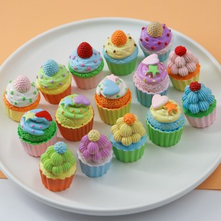 Set 10 phụ kiện trang trí bánh macaron bằng resin mini diy