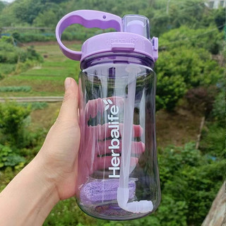 Bình nước thể thao có ống hút dung tích 1000ml / 2000ml tiện lợi