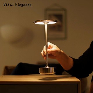 Vital Elegance Đèn bàn LED chiếu sáng có thể sạc lại ánh sáng ban đêm xung quanh