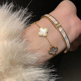  Vòng tay cỏ bốn lá màu trắng nhẹ Vòng tay Fritillary cao cấp sang trọng Vòng tay phong cách mới 