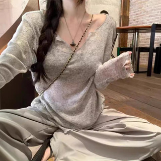 Áo thun dài tay mỏng cổ chữ V màu xám mùa hè dáng rộng thoải mái