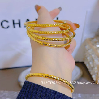 Vòng tay titan cao cấp không gỉ mạ vàng 24k hoạ tiết gợn sóng thời trang sang trọng dành cho nữ