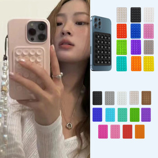 Giá đỡ điện thoại dạng móc hít silicon tiện dụng