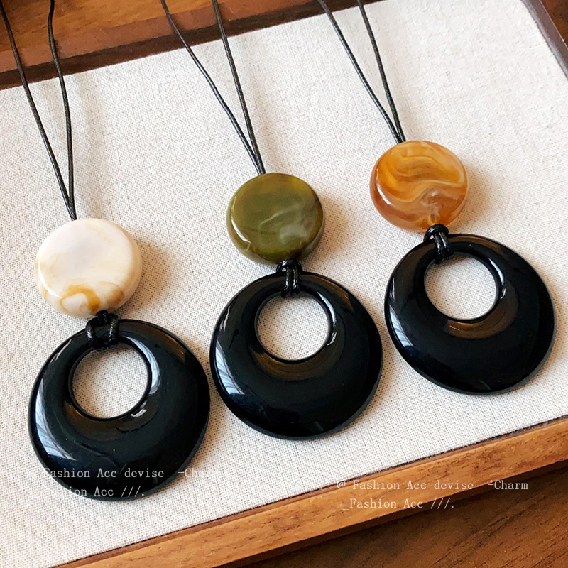 Mới Trung Quốc Nhựa Vòng Dây Vòng Cổ Đơn Giản Cao Cấp Hình Học Áo Len Dài Dây Chuyền retro Khí Chất Dây Chuyền Nữ