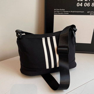 Túi xách sọc đen Túi thông thường bằng vải Nylon tổng hợp Túi đeo vai nữ [Dây kéo ba lớp] Túi Messenger