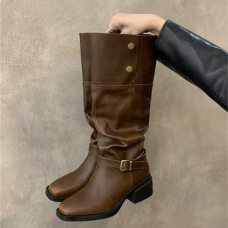 Giày Bốt Nữ Thu Đông 2025 Mới Thấp Gót Mũi Nhọn Đen Hiệp Sĩ Giày Bốt Phong Cách Anh Tăng Chiều Cao Bếp Dày Gót Dài Boot