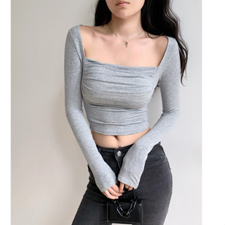 Đi kèm với miếng đệm ngực ~ Cổ áo rộng rãi cổ điển đơn giản xếp ly Skinny Phiên bản ngắn tay dài Áo thun dài tay hở xương đòn dành cho nữ Áo thun dài tay hở rốn cao trông mỏng hơn Bo