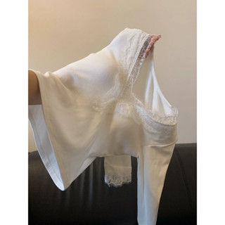 【Hàng giao ngay Áo thun dài tay ren trắng cổ chữ V vừa vặn mùa thu Hàn Quốc (không có miếng đệm ngực)