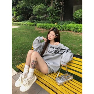 🌺[on-on] form rộng áo hoodie nữ áo khoác nữ trễ vai tay dài phông in chữ cổ điển kiểu Mỹ dành cho nữ nguyên chất mùa thu