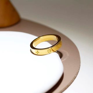 [Lavande] Nhẫn Titan tinh tế Nhẫn bé gái chất lượng cao Nhẫn đính hôn cặp đôi chống thấm nước Nhẫn vàng 18K L4V1