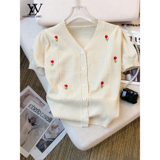 Áo len dệt kim cổ chữ V ngắn kiểu Pháp dành cho nữ mùa hè Thiết kế phong cách mới thêu mỏng phong cách sang trọng Áo thun ngắn tay nữ