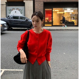 81939 Dệt kim dài tay có nút cổ tròn đơn giản