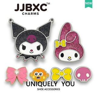  JJBXC   Charms - Giày chính thức với thiết kế độc quyền khóa trang trí phía trên lấy cảm hứng từ phim hoạt hình dễ thương Melody Kuromi và hợp kim tinh tế. Phụ kiện này mang đến sự ngộ nghĩnh và nét độc đáo cho đôi giày của bạn. Sticker Dép  . 