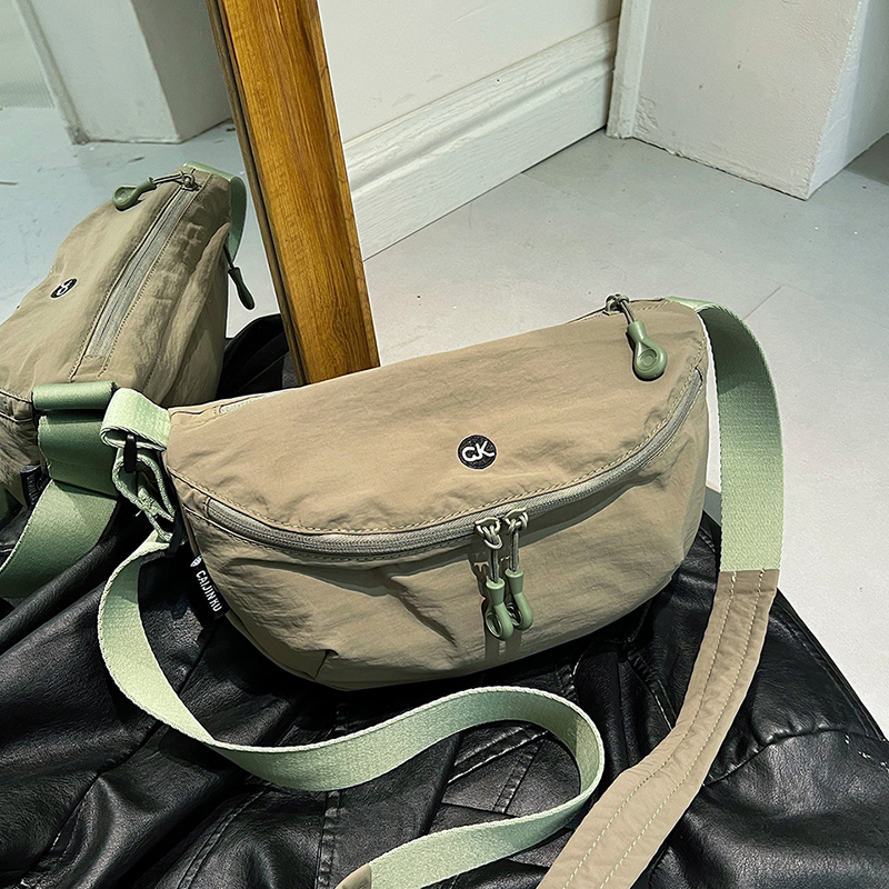 Túi Nylon Túi đeo chéo Unisex Túi đeo chéo dung tích lớn Túi đeo vai thông thường P2505