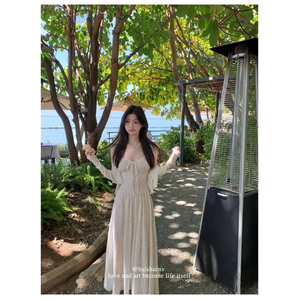 Honypove  2025 Mùa Hè Đi Lại Đơn Giản Phù Hợp Với Cổ Chữ V Cổ Hẹp Eo Treo Váy Nữ | BigBuy360 - bigbuy360.vn