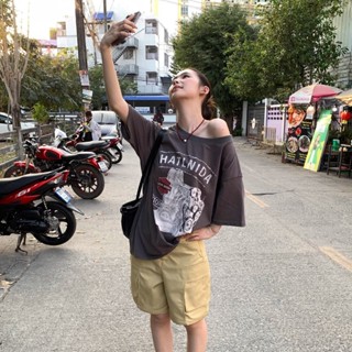 Quần áo nữ Cocorygirl Hàn Quốc Áo thun ngắn tay in hình lệch vai thời trang màu xám đậm dáng rộng