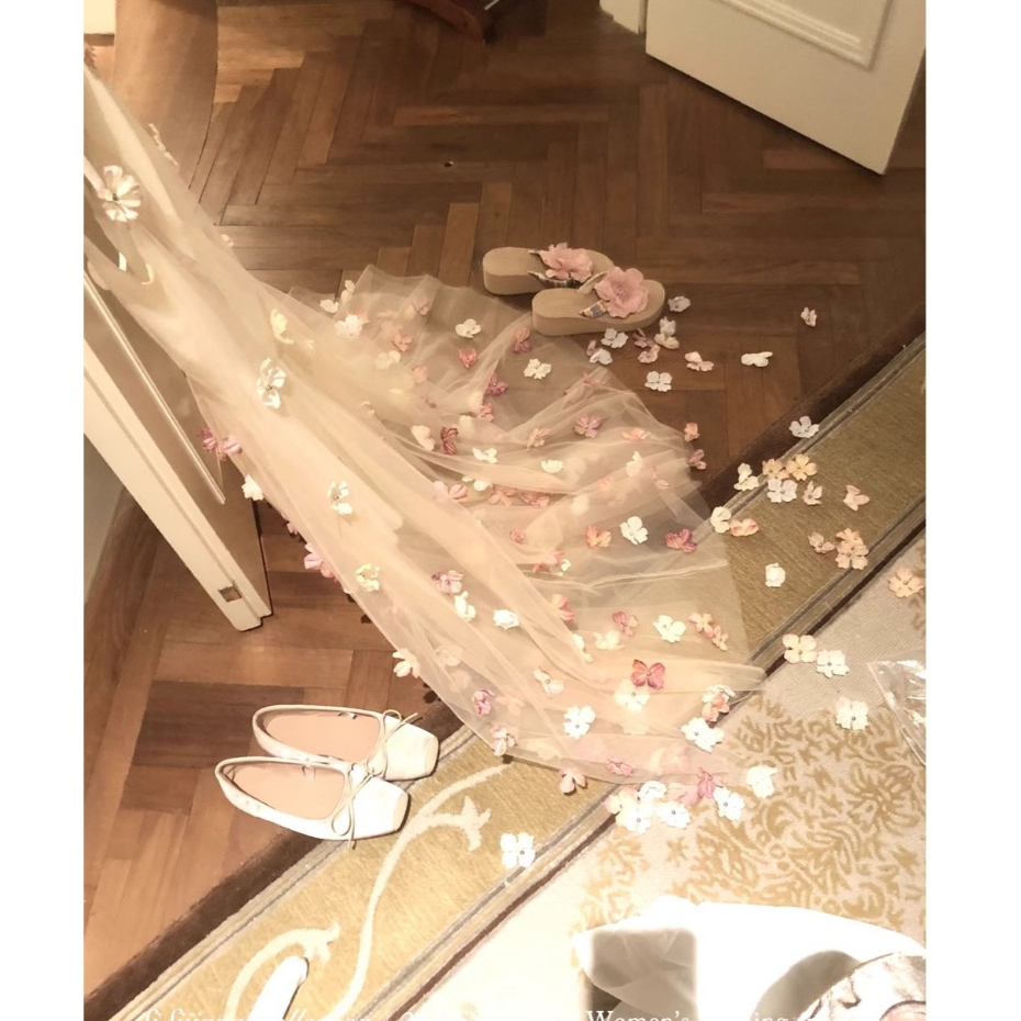 Đầm hoa mềm mại và nữ tính hoàn hảo cho mọi dịp | BigBuy360 - bigbuy360.vn