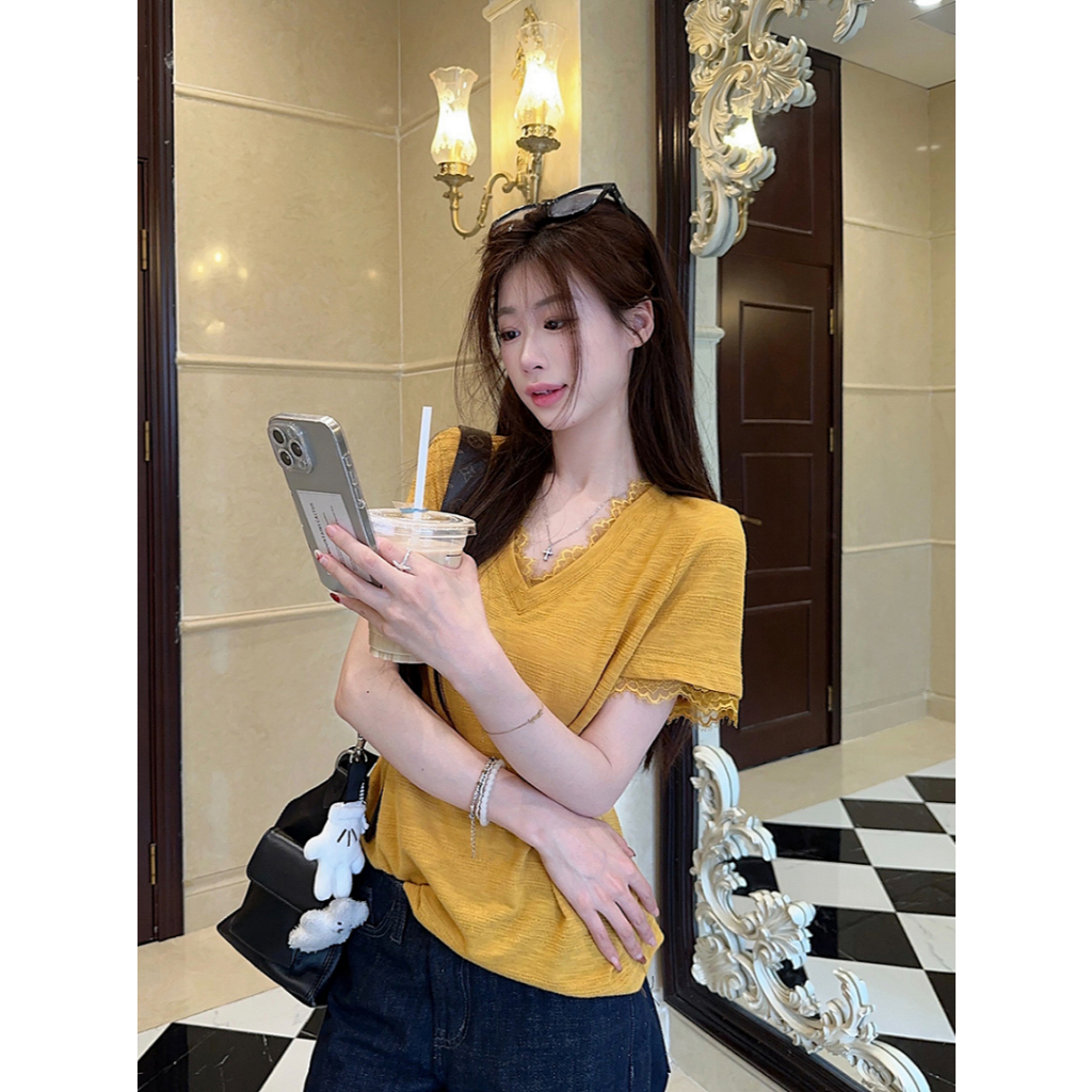 Áo thun ngắn tay cổ chữ V chắp vá ren trắng dành cho nữ mùa hè Cô gái ngọt ngào Ins phong cách Hàn Quốc UG2 Umode | BigBuy360 - bigbuy360.vn