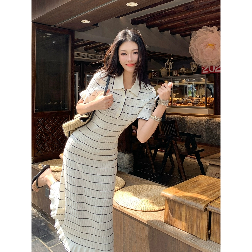 Mùa hè Sản phẩm mới Váy dài dệt kim sọc màu be dành cho nữ Slim-fit Ve áo ngắn tay dài vừa phải Váy Skinny | BigBuy360 - bigbuy360.vn