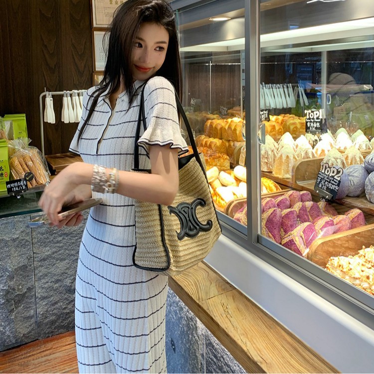 Mùa hè Sản phẩm mới Váy dài dệt kim sọc màu be dành cho nữ Slim-fit Ve áo ngắn tay dài vừa phải Váy Skinny | BigBuy360 - bigbuy360.vn