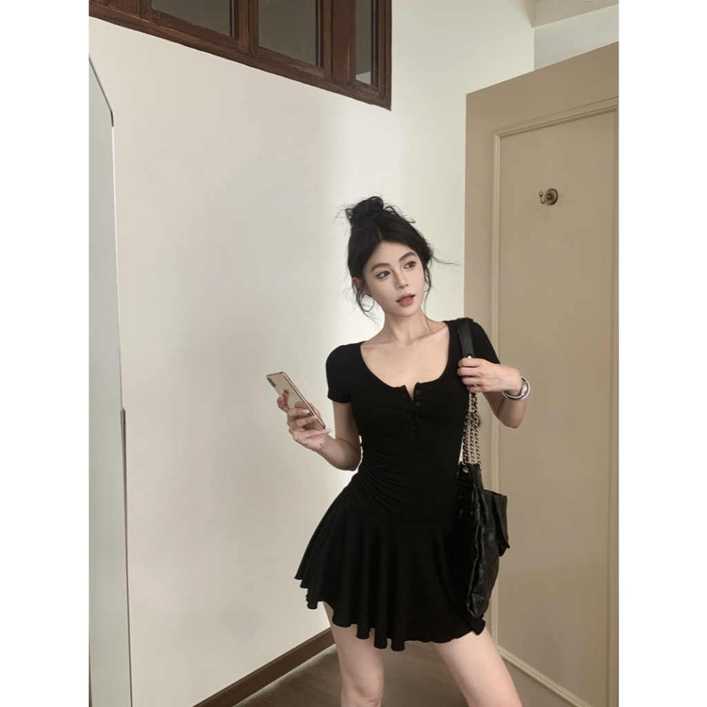 Mùa hè Sản phẩm mới Bộ đồ thường ngày dành cho nữ Váy ngắn tay cổ tròn ôm vừa vặn + Quần Short thẳng lưng cao Bộ đồ hai mảnh | BigBuy360 - bigbuy360.vn