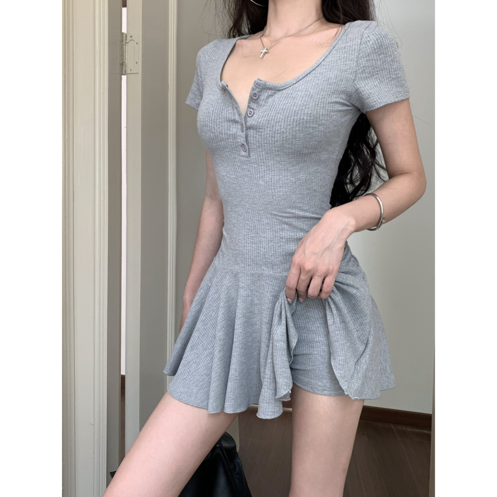 Mùa hè Sản phẩm mới Bộ đồ thường ngày dành cho nữ Váy ngắn tay cổ tròn ôm vừa vặn + Quần Short thẳng lưng cao Bộ đồ hai mảnh | BigBuy360 - bigbuy360.vn