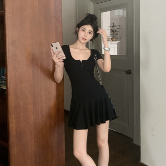 Mùa hè Sản phẩm mới Bộ đồ thường ngày dành cho nữ Váy ngắn tay cổ tròn ôm vừa vặn + Quần Short thẳng lưng cao Bộ đồ hai mảnh | BigBuy360 - bigbuy360.vn