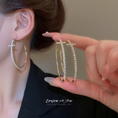 DREJEW 925Silver kim cương chéo bông tai tròn Châu Âu và Mỹ retro thời trang khí chất bông tai trơn nhẹ sang trọng cao cấp