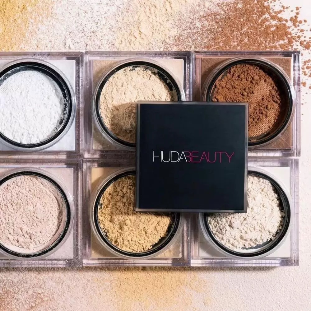 HUDA BEAUTY Easy Bake Loose Baking & Setting Powder