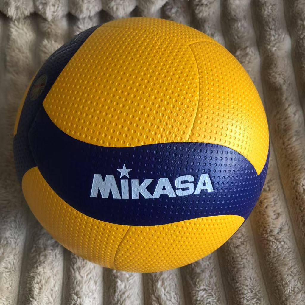 Bóng chuyền MIKASA V200W chất liệu cao cấp, phù hợp cho các giải đấu FIVB