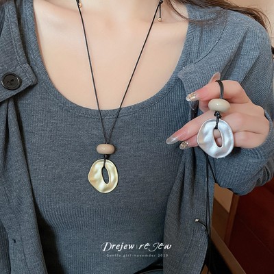 Vòng cổ DREJEW với mặt dây chuyền tròn hình học kim loại, thiết kế đơn giản và thanh lịch, phù hợp mọi lúc mọi nơi