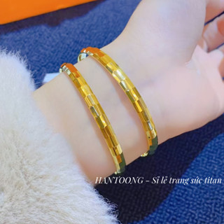  Vòng tay nữ bằng titan cao cấp không gỉ mạ vàng 24k thiết kế hoạ tiết lấp lánh sang trọng 