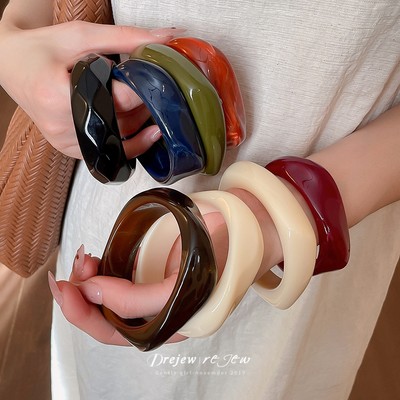 Vòng tay xoắn hình học acrylic, trang sức thời trang đơn giản và đa năng