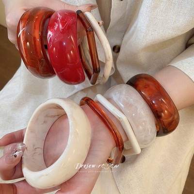 Vòng tay cổ điển nhuộm nhựa, style đơn giản cá tính - phụ kiện handmade